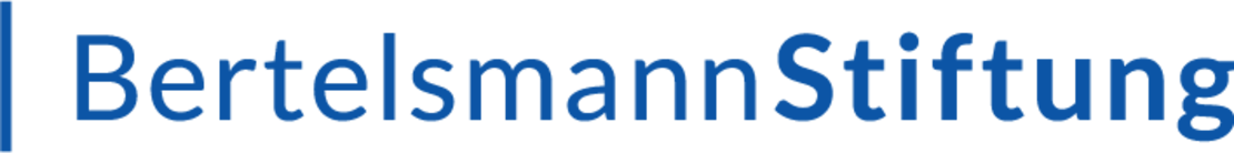 Logo mit dem Text „Bertelsmann Stiftung“ in Blau, mit einer vertikalen blauen Linie links vom Text.